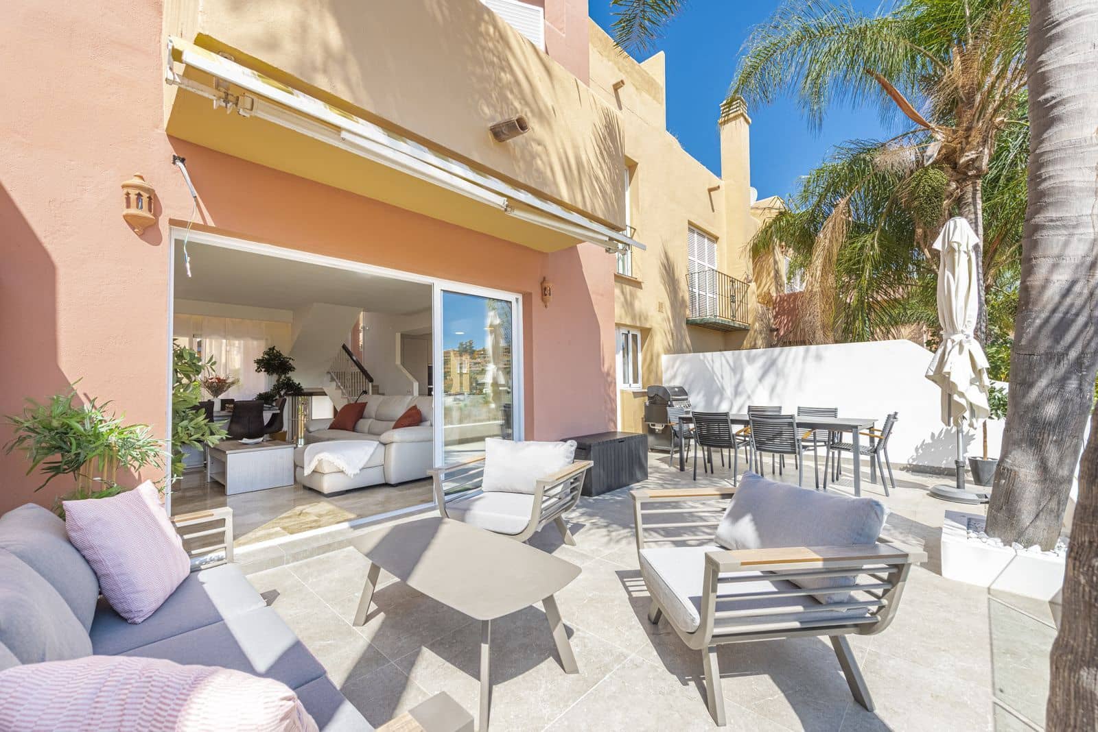 4 quarto Casa em Banda para venda em Nueva Andalucia com piscina garagem - 575 000 € (Ref: 7424738)