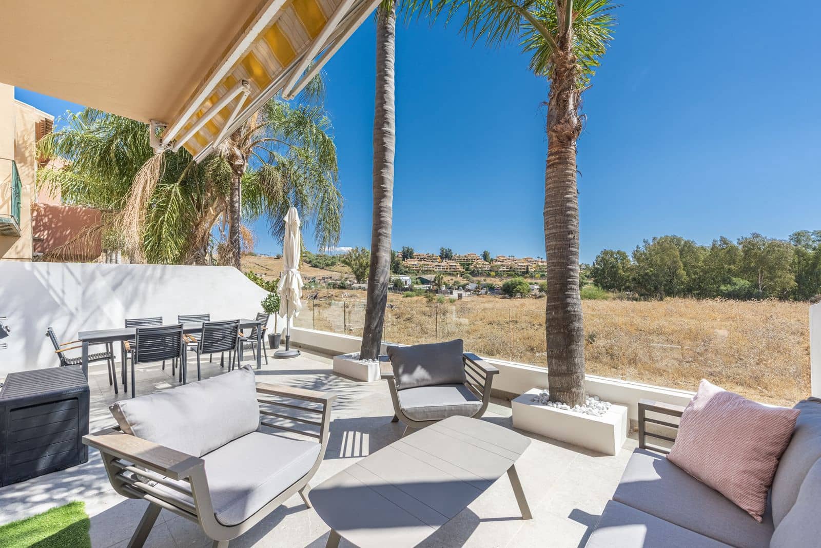 4 quarto Casa em Banda para venda em Nueva Andalucia com piscina garagem - 575 000 € (Ref: 7424738)