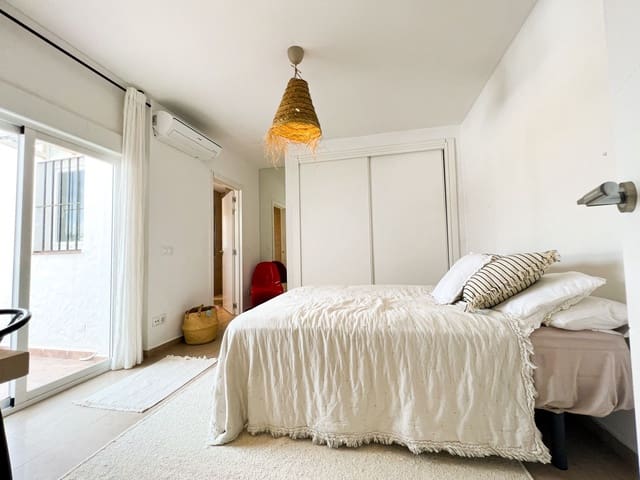 2 soverom Hus til salgs i Nueva Andalucia, Marbella med svømmebasseng garasje - € 545 000 (Ref: 7431338)