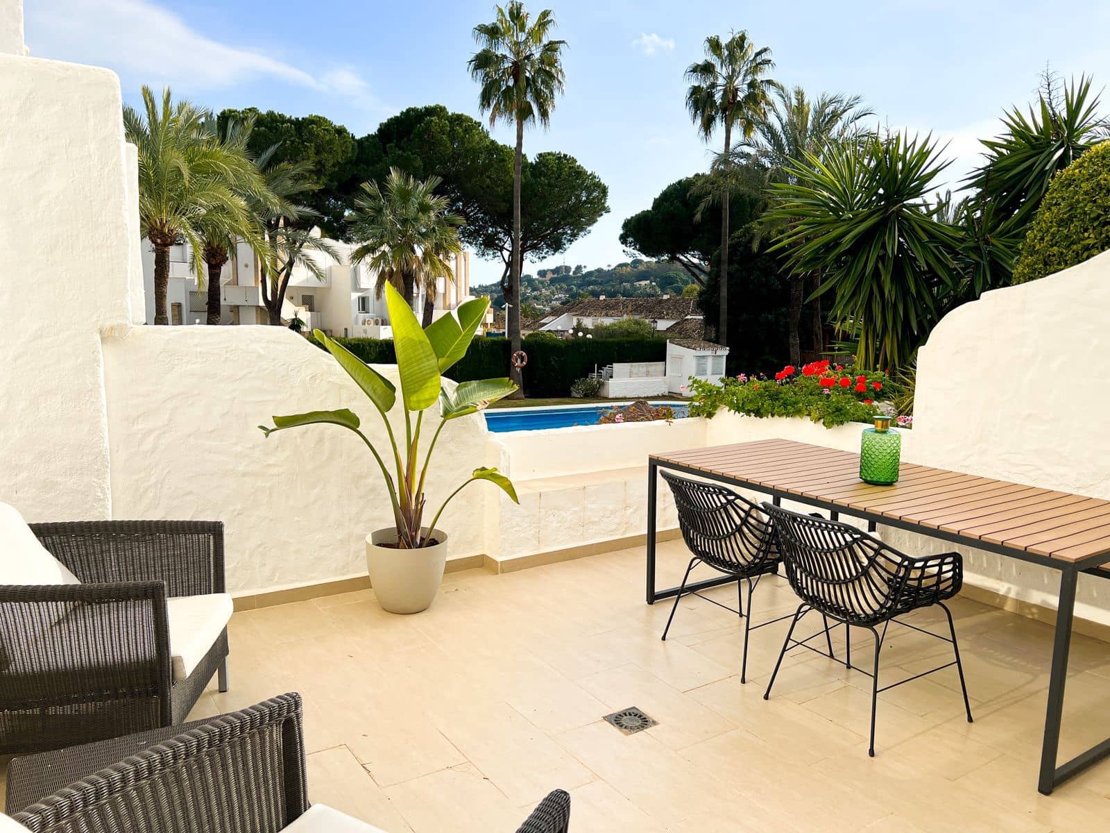 2 slaapkamer Huis te koop in Nueva Andalucia met zwembad garage - € 545.000 (Ref: 7431338)