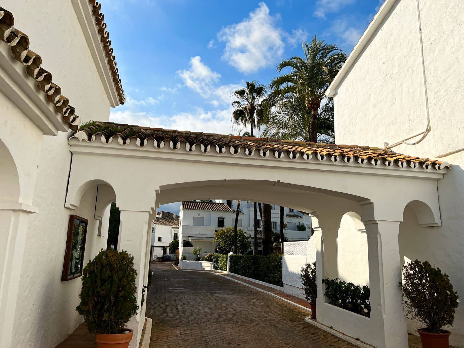2 slaapkamer Huis te koop in Nueva Andalucia met zwembad garage - € 545.000 (Ref: 7431338)