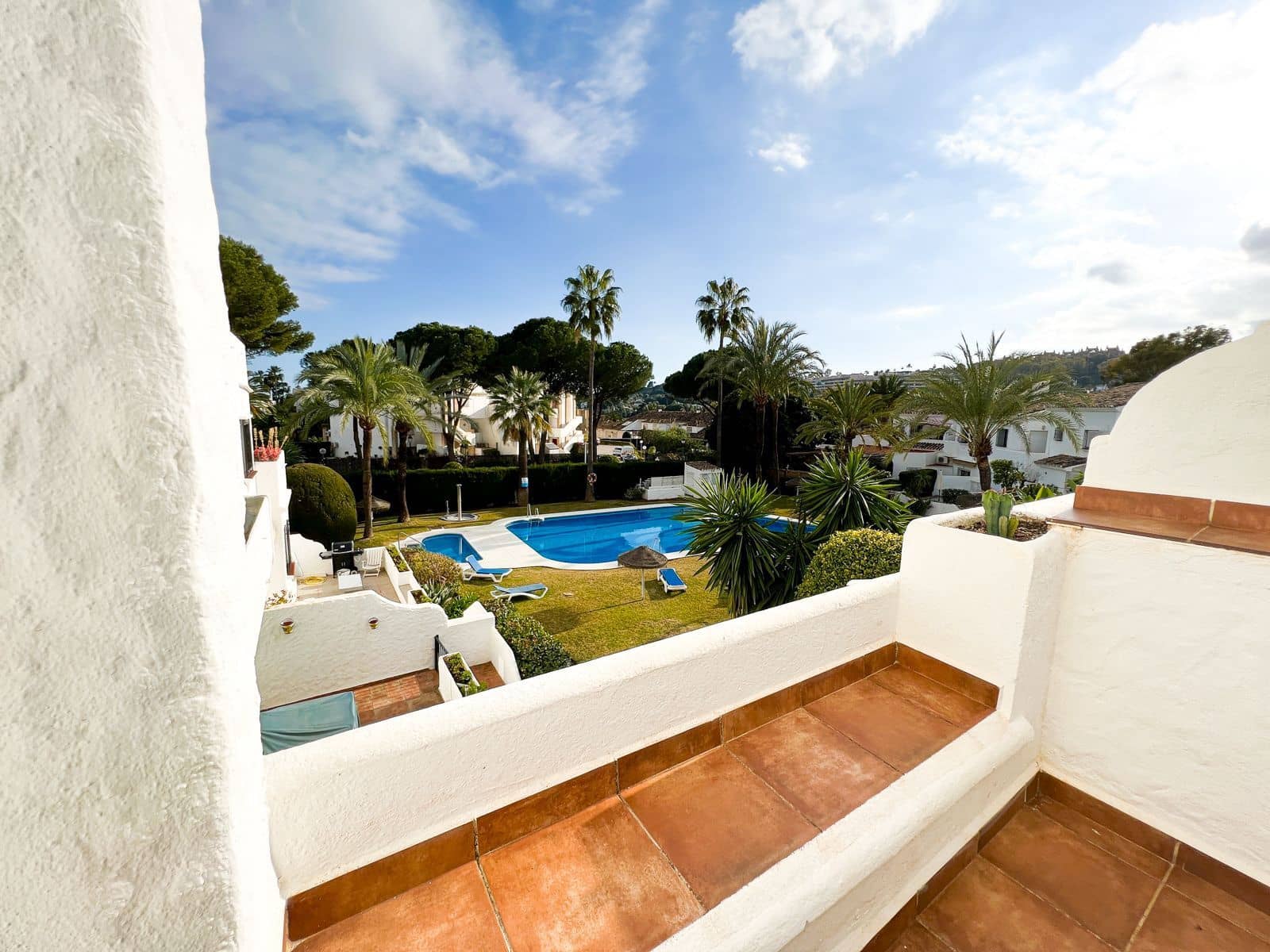 2 slaapkamer Huis te koop in Nueva Andalucia met zwembad garage - € 545.000 (Ref: 7431338)