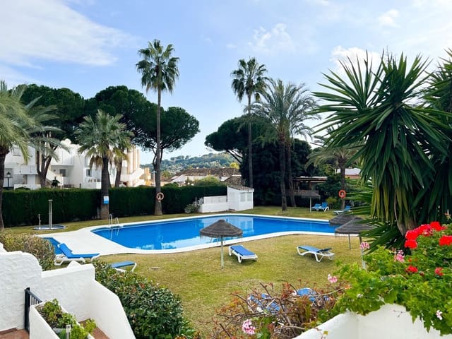 2 soverom Hus til salgs i Nueva Andalucia, Marbella med svømmebasseng garasje - € 545 000 (Ref: 7431338)