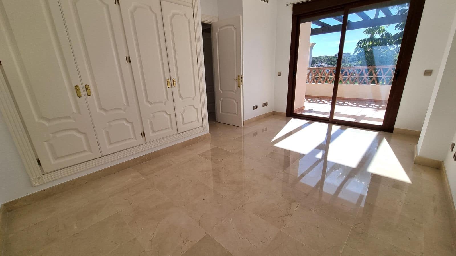 4 soveværelse Villa til salg i Las Chapas med swimmingpool garage - € 1.530.000 (Ref: 7478416)