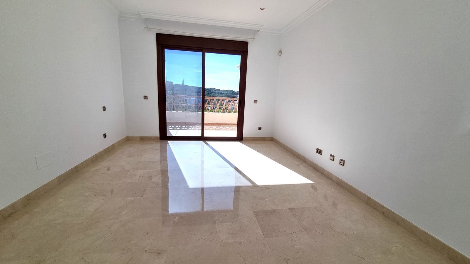 4 soveværelse Villa til salg i Las Chapas med swimmingpool garage - € 1.530.000 (Ref: 7478416)