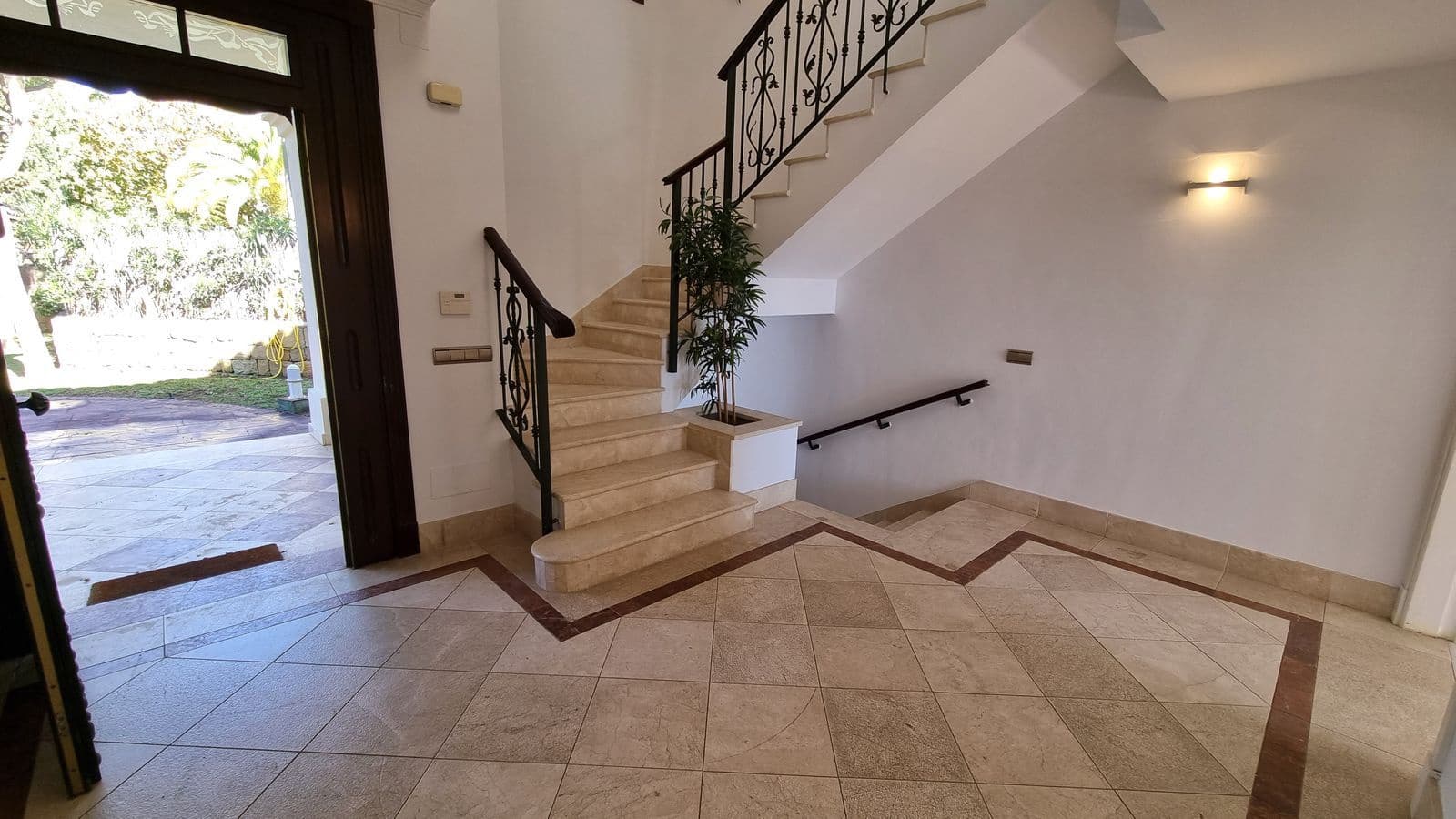 4 soveværelse Villa til salg i Las Chapas med swimmingpool garage - € 1.530.000 (Ref: 7478416)