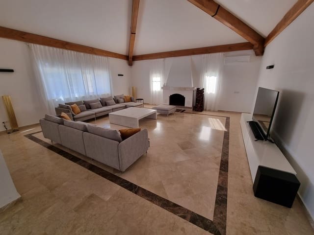 3 soveværelse Villa til salg i La Atalaya, Villanueva de Algaidas med swimmingpool garage - € 1.500.000 (Ref: 7512594)