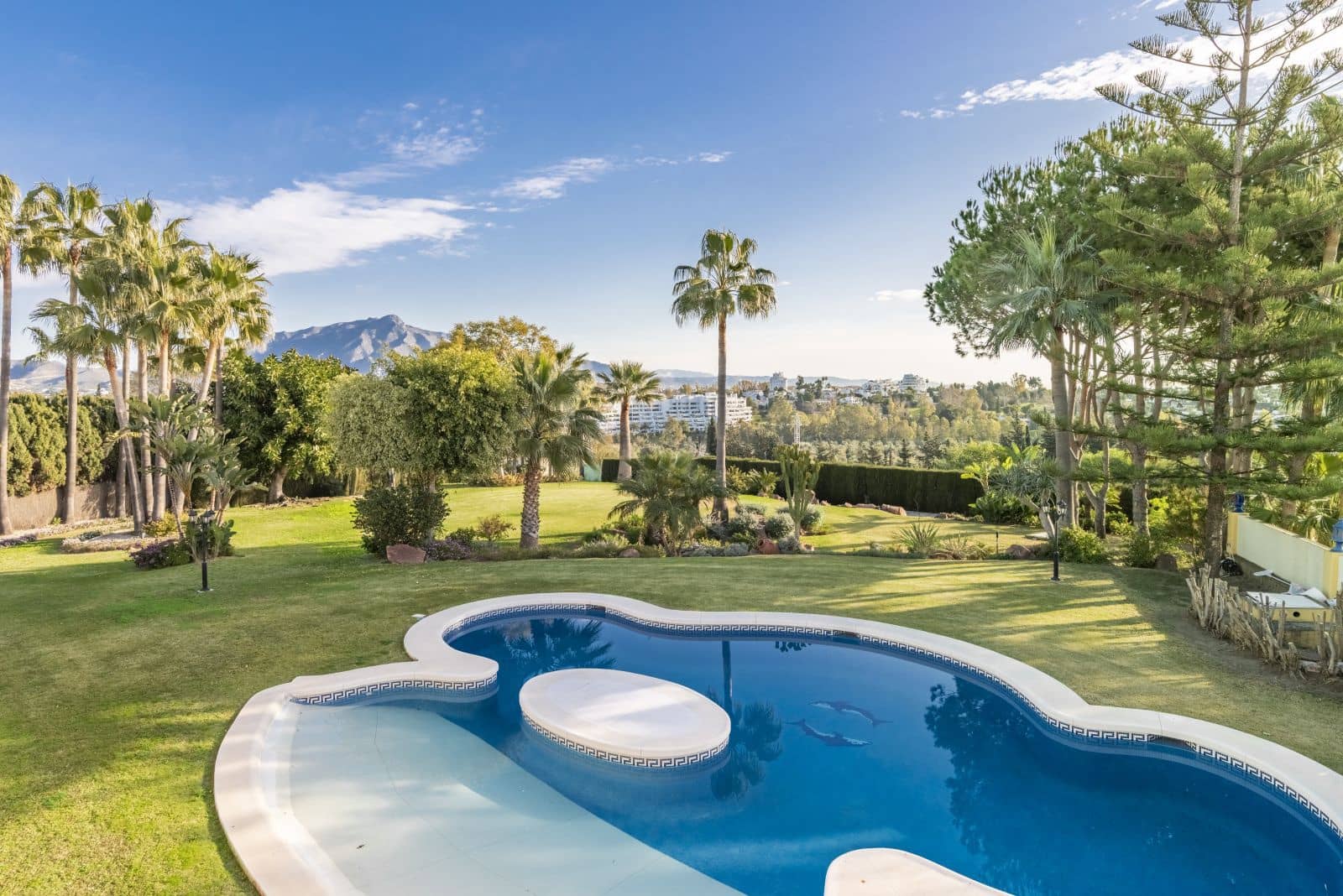 3 soveværelse Villa til salg i La Atalaya med swimmingpool garage - € 1.500.000 (Ref: 7512594)