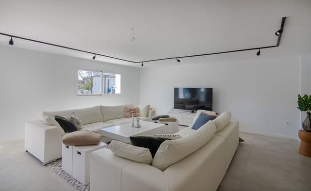 4 bedroom Apartment for sale in El Rosario, Marbella with pool garage - € 1,350,000 (Ref: 7519994)