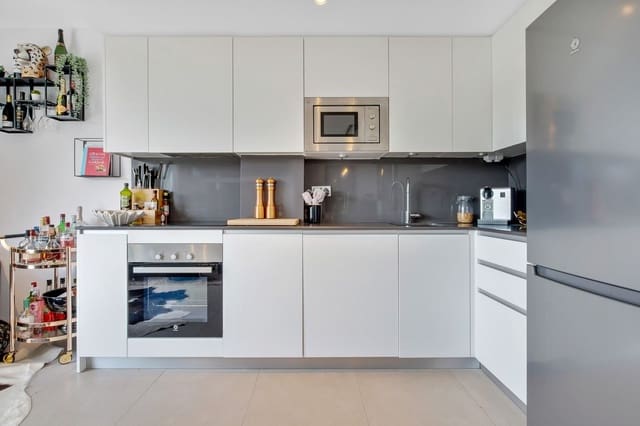 3 soveværelse Penthouse til salg i Estepona med swimmingpool garage - € 420.000 (Ref: 7524709)