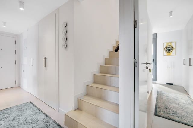 3 soveværelse Penthouse til salg i Estepona med swimmingpool garage - € 420.000 (Ref: 7524709)