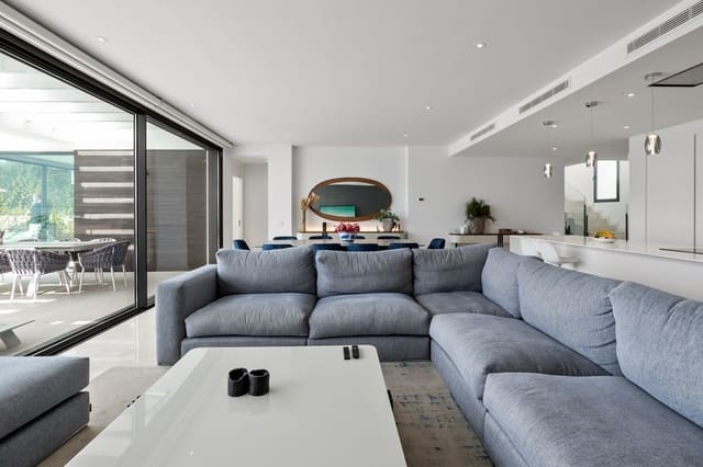 6 sypialnia Willa na sprzedaż w Cabopino, Marbella z basenem garażem - 2 100 000 € (Ref: 7531852)