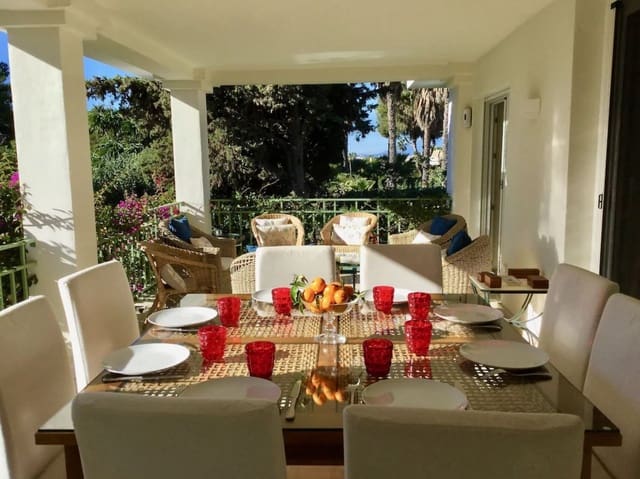 4 soverom Villa til salgs i Marbesa, Marbella med svømmebasseng garasje - € 1 950 000 (Ref: 7561465)