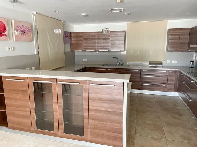 5 soverom Villa til salgs i Marbesa, Marbella med svømmebasseng garasje - € 2 100 000 (Ref: 7561467)