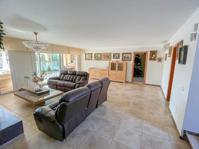 5 soverom Villa til salgs i Marbesa, Marbella med svømmebasseng garasje - € 2 100 000 (Ref: 7561467)