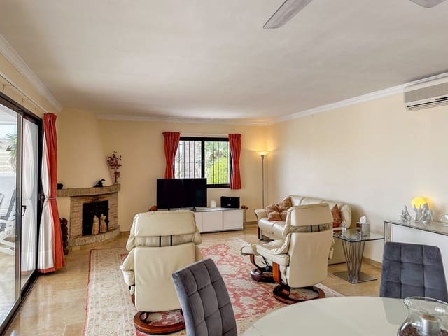 4 makuuhuone Huvila myytävänä paikassa Cerros del Águila, Mijas mukana uima-altaan 
autotalli - 745 000 € (Ref: 7597135)