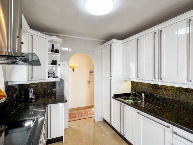 4 makuuhuone Huvila myytävänä paikassa Cerros del Águila, Mijas mukana uima-altaan 
autotalli - 745 000 € (Ref: 7597135)