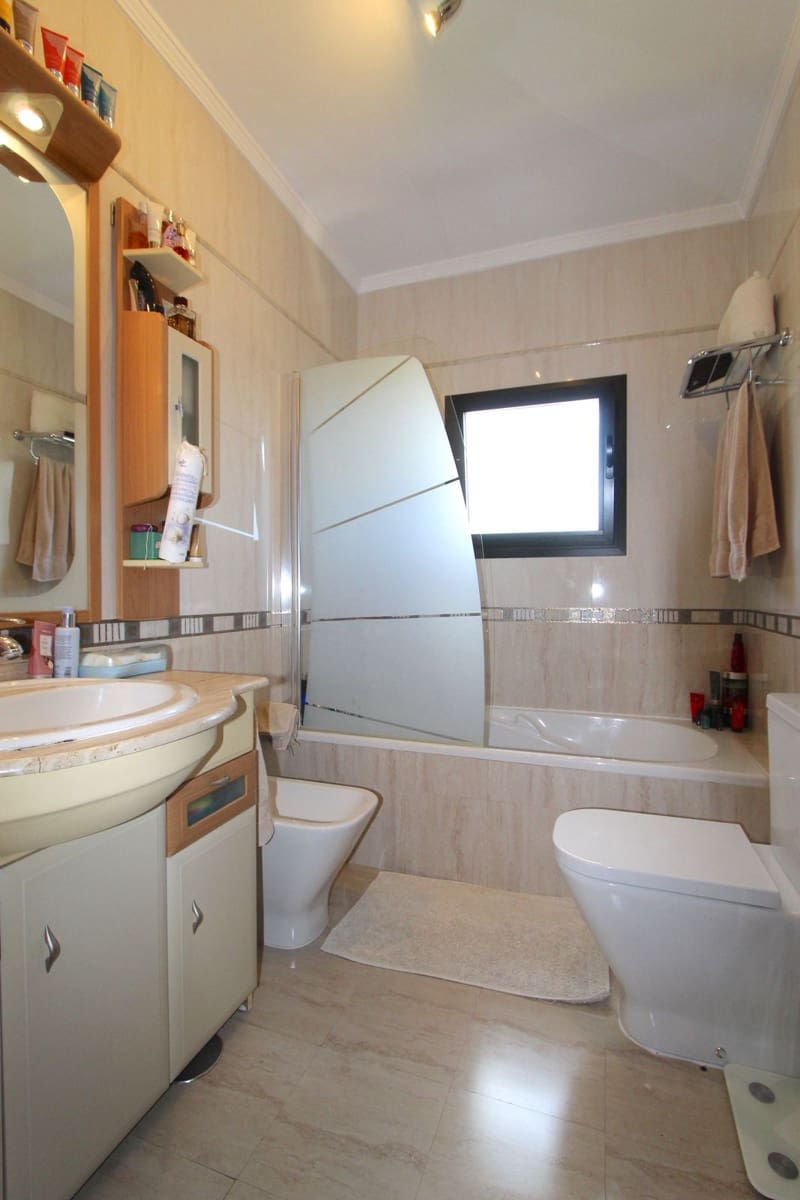 4 soverom Villa til salgs i Calahonda med svømmebasseng garasje - € 750 000 (Ref: 7627877)