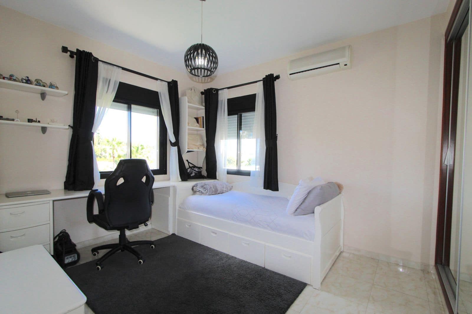 4 soverom Villa til salgs i Calahonda med svømmebasseng garasje - € 750 000 (Ref: 7627877)