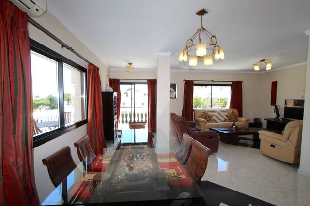 4 bedroom Villa for sale in Calahonda, Mijas with pool garage - € 750,000 (Ref: 7627877)