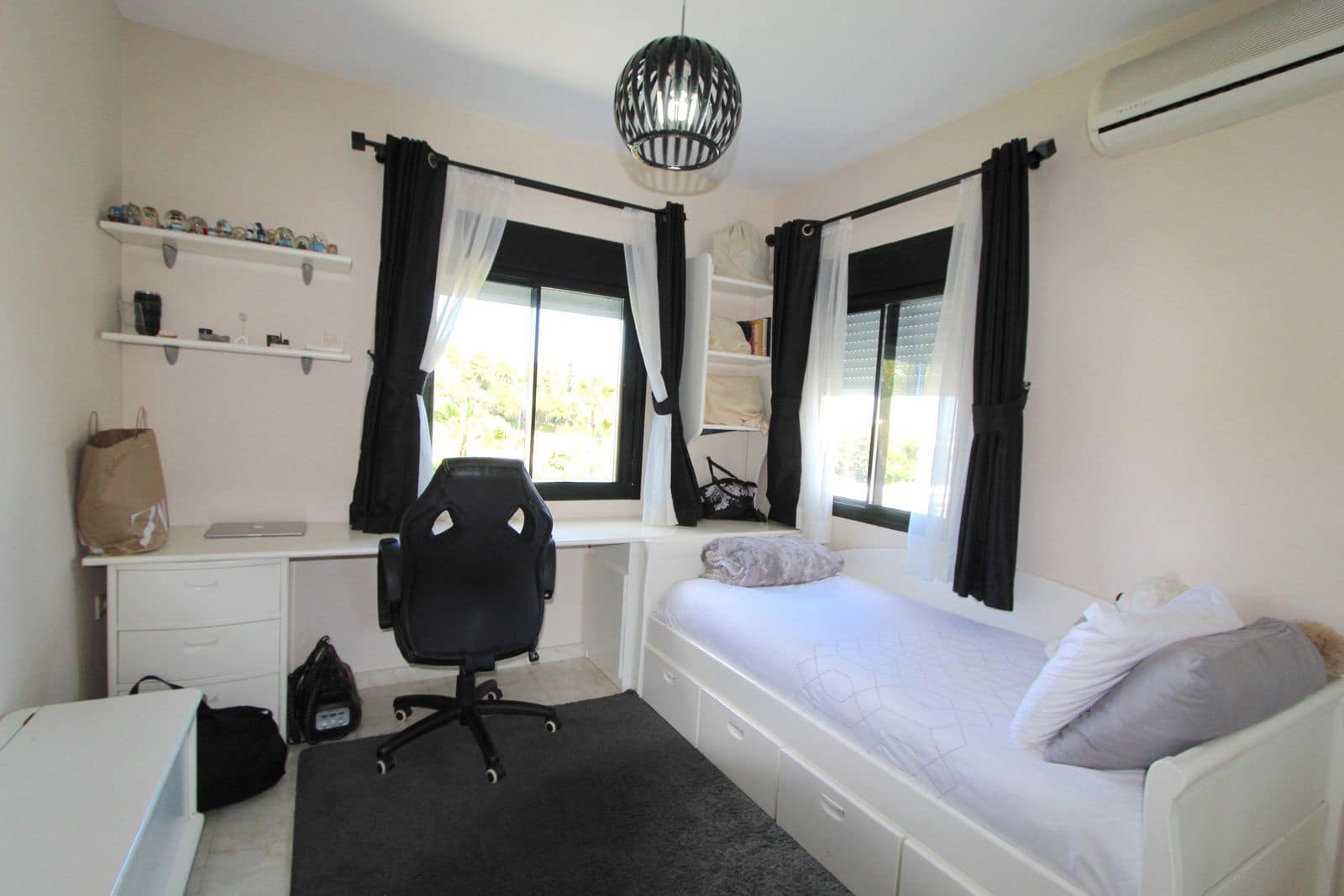 4 soverom Villa til salgs i Calahonda med svømmebasseng garasje - € 750 000 (Ref: 7627877)