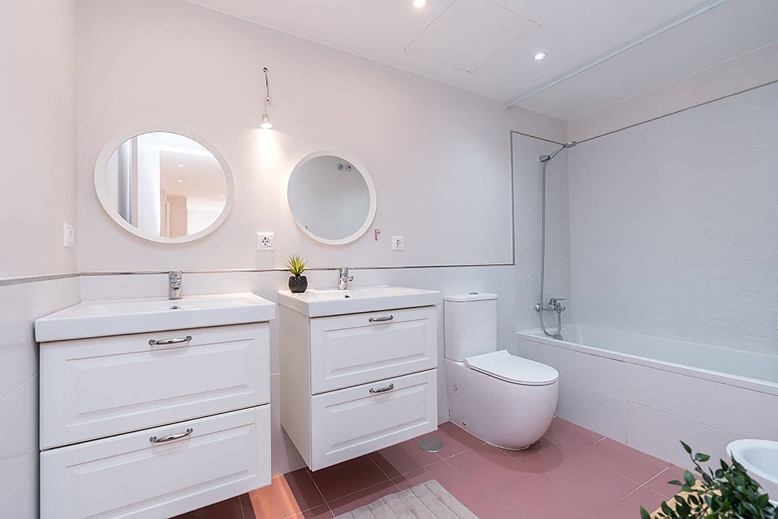 5 slaapkamer Huis te koop in Nueva Andalucia met zwembad garage - € 750.000 (Ref: 7627878)