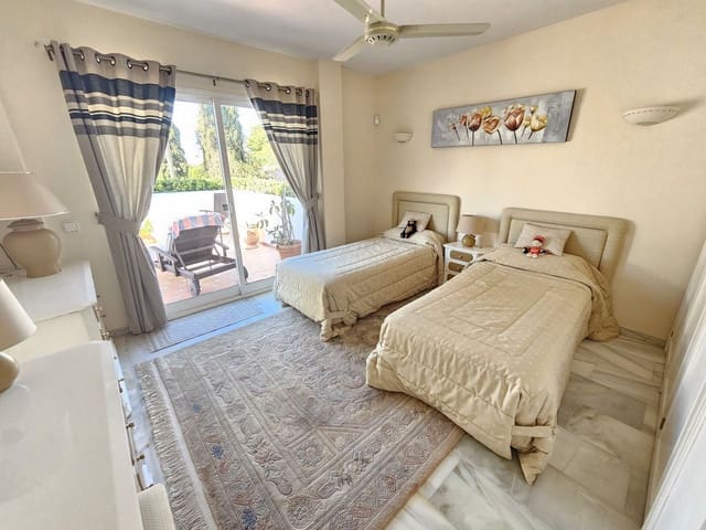 4 sovrum Villa till salu i Calahonda, Mijas med pool garage - 695 000 € (Ref: 7635638)