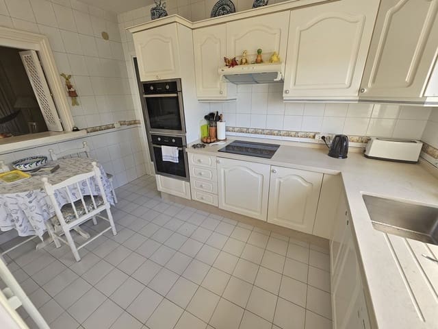 4 sovrum Villa till salu i Calahonda, Mijas med pool garage - 695 000 € (Ref: 7635638)