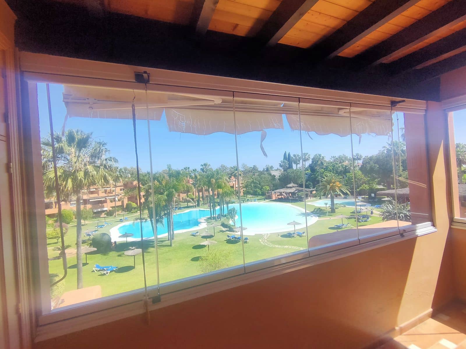 4 soveværelse Penthouse til salg i Guadalmina med swimmingpool garage - € 700.000 (Ref: 7670391)