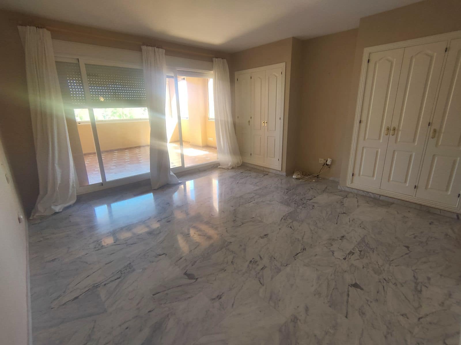 4 soveværelse Penthouse til salg i Guadalmina med swimmingpool garage - € 700.000 (Ref: 7670391)