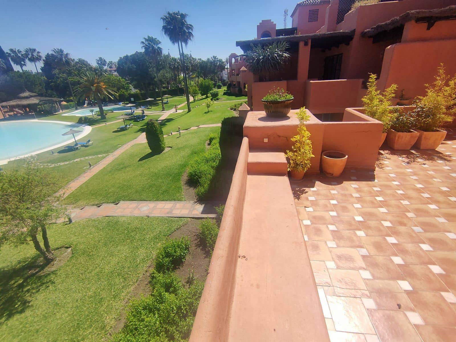 4 soveværelse Penthouse til salg i Guadalmina med swimmingpool garage - € 700.000 (Ref: 7670391)