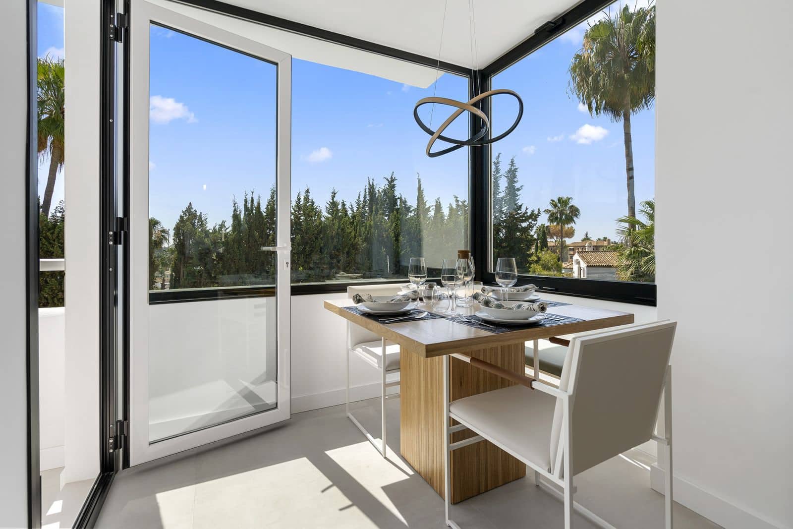 3 chambre Penthouse à vendre à Nueva Andalucia avec piscine garage - 650 000 € (Ref: 7670392)