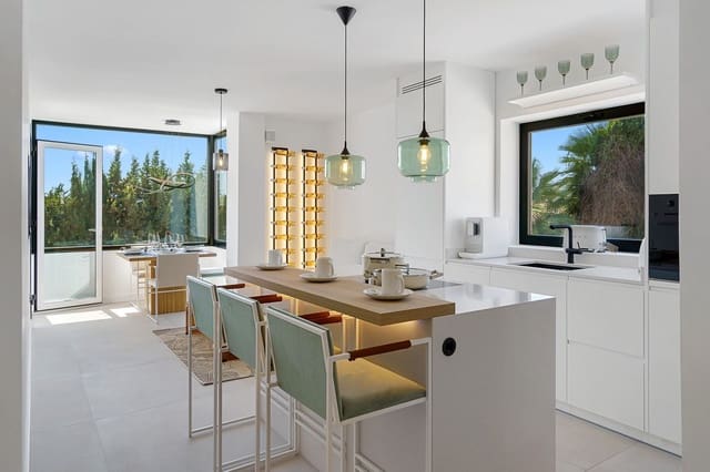 3 chambre Penthouse à vendre à Nueva Andalucia, Marbella avec piscine garage - 650 000 € (Ref: 7670392)