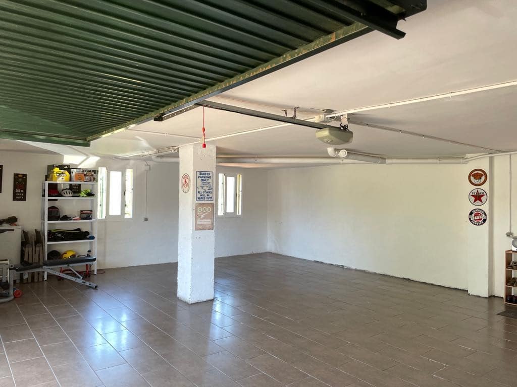 5 soveværelse Villa til salg i Calahonda med swimmingpool garage - € 995.000 (Ref: 7676865)