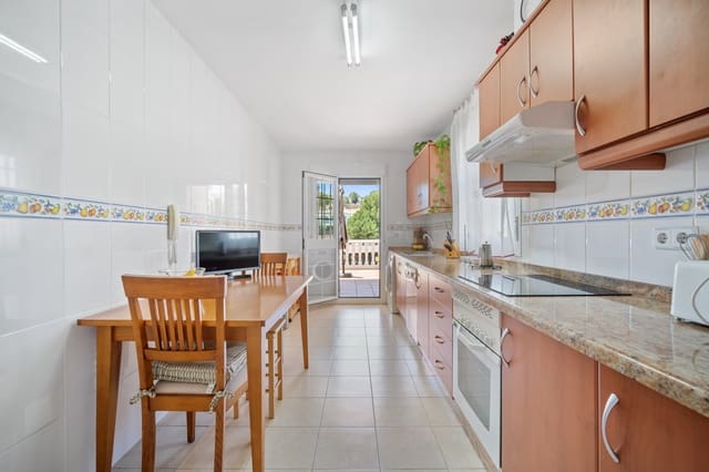 5 soveværelse Villa til salg i Calahonda, Mijas med swimmingpool garage - € 995.000 (Ref: 7676865)