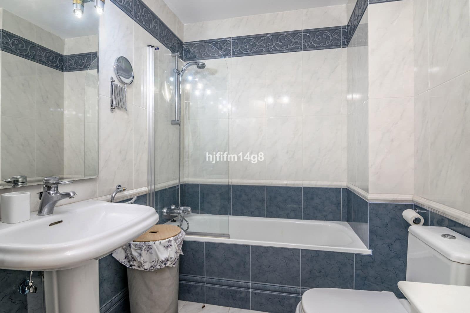 3 soveværelse Byhus til salg i Nueva Andalucia med swimmingpool garage - € 565.000 (Ref: 7683240)