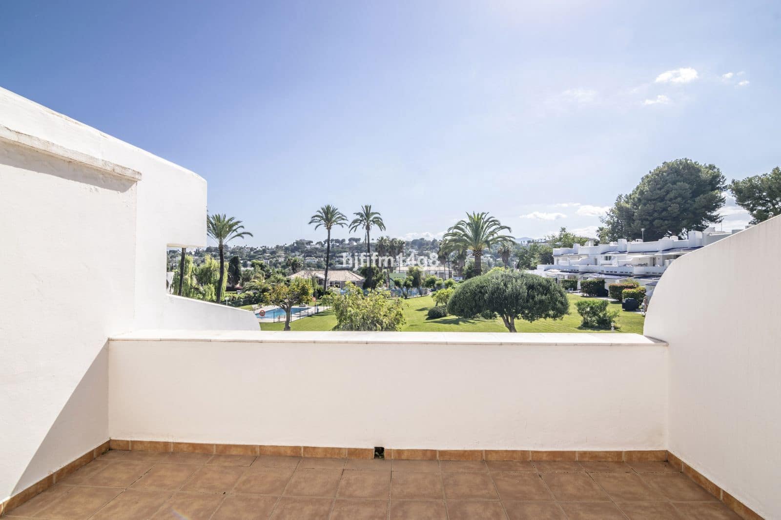 3 soveværelse Byhus til salg i Nueva Andalucia med swimmingpool garage - € 565.000 (Ref: 7683240)