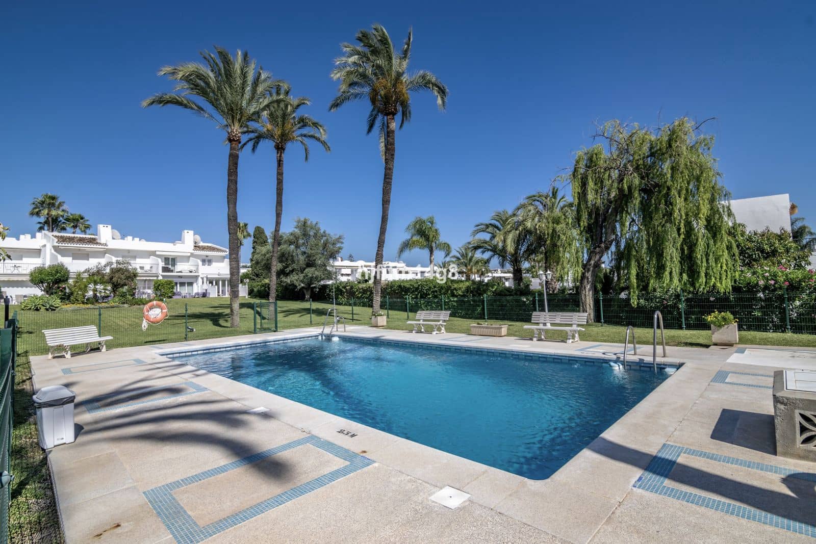 3 soveværelse Byhus til salg i Nueva Andalucia med swimmingpool garage - € 565.000 (Ref: 7683240)