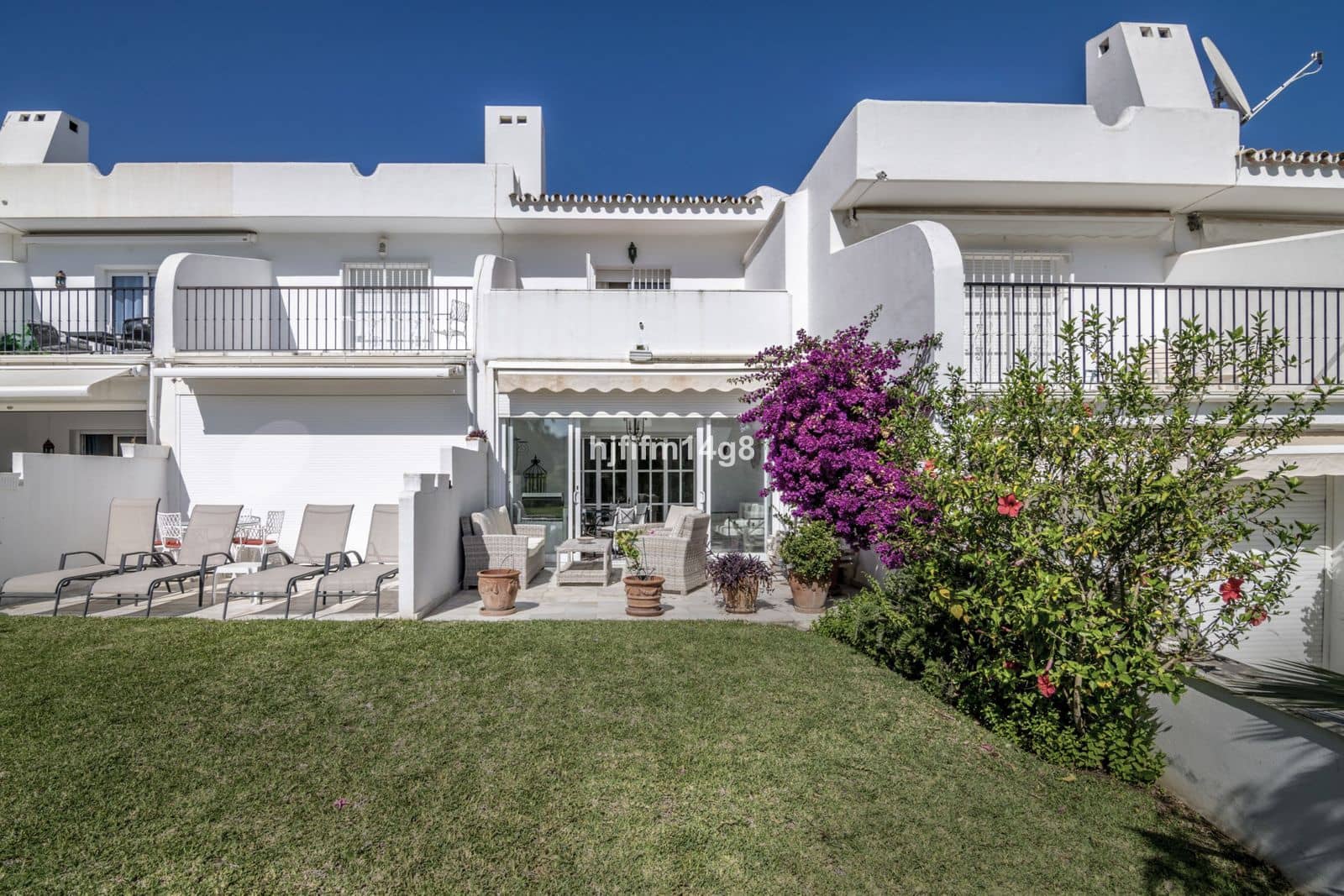 3 soveværelse Byhus til salg i Nueva Andalucia med swimmingpool garage - € 565.000 (Ref: 7683240)
