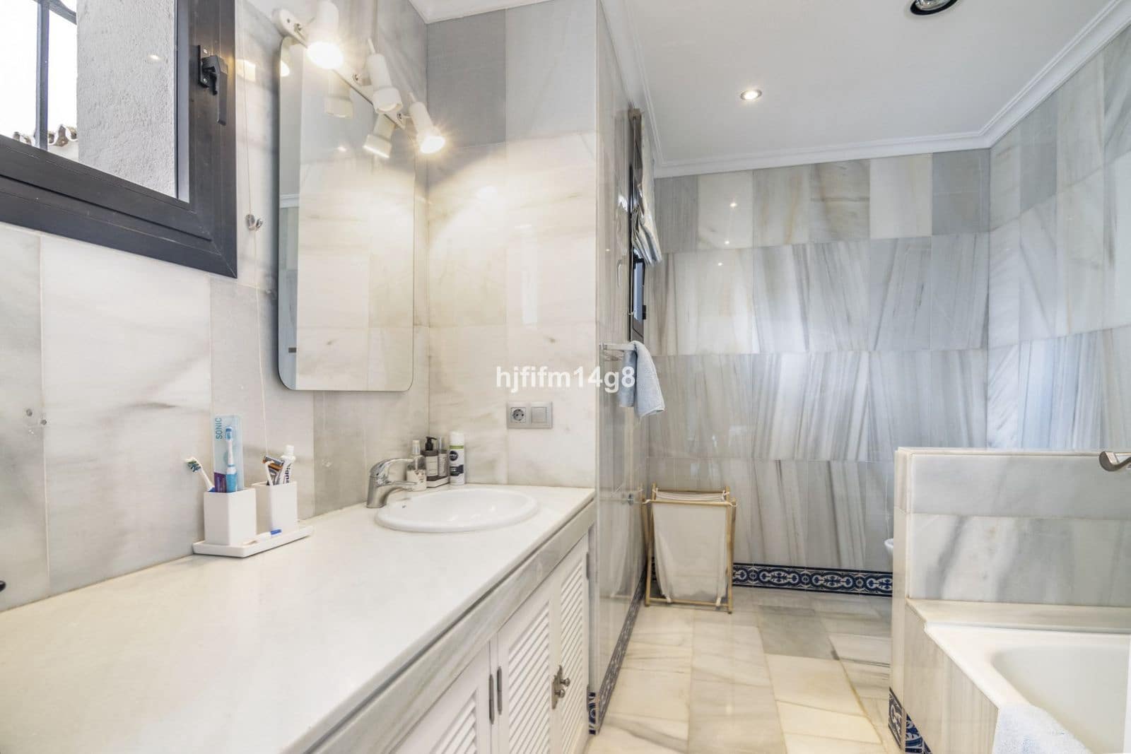 3 sovrum Hus till salu i Nueva Andalucia med pool garage - 635 000 € (Ref: 7685070)