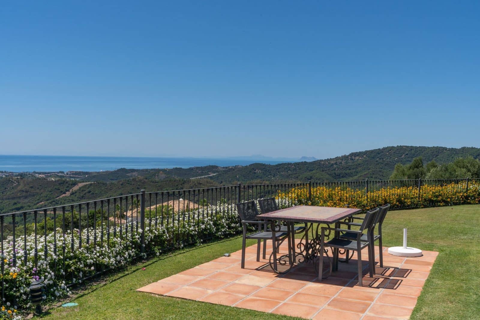 3 soverom Villa til salgs i Benahavis med svømmebasseng garasje - € 1 950 000 (Ref: 7685071)