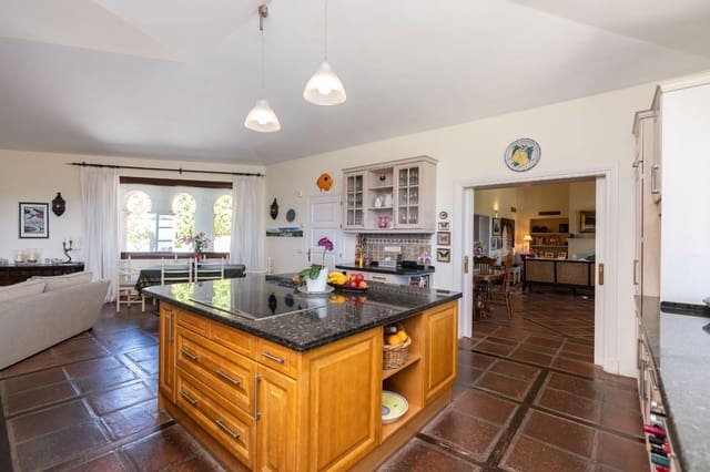 3 soverom Villa til salgs i Benahavís med svømmebasseng garasje - € 1 950 000 (Ref: 7685071)