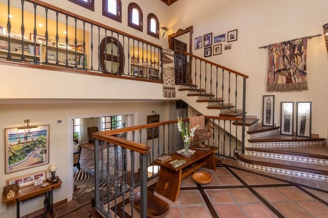 3 soverom Villa til salgs i Benahavís med svømmebasseng garasje - € 1 950 000 (Ref: 7685071)