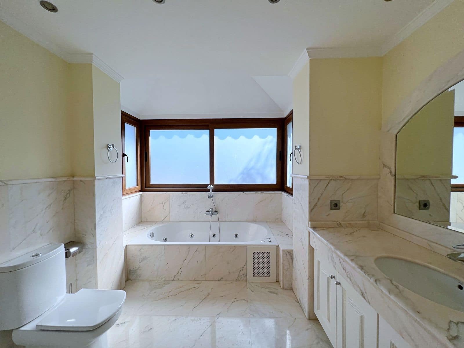 5 soveværelse Villa til salg i El Paraiso med swimmingpool garage - € 1.699.000 (Ref: 7694445)