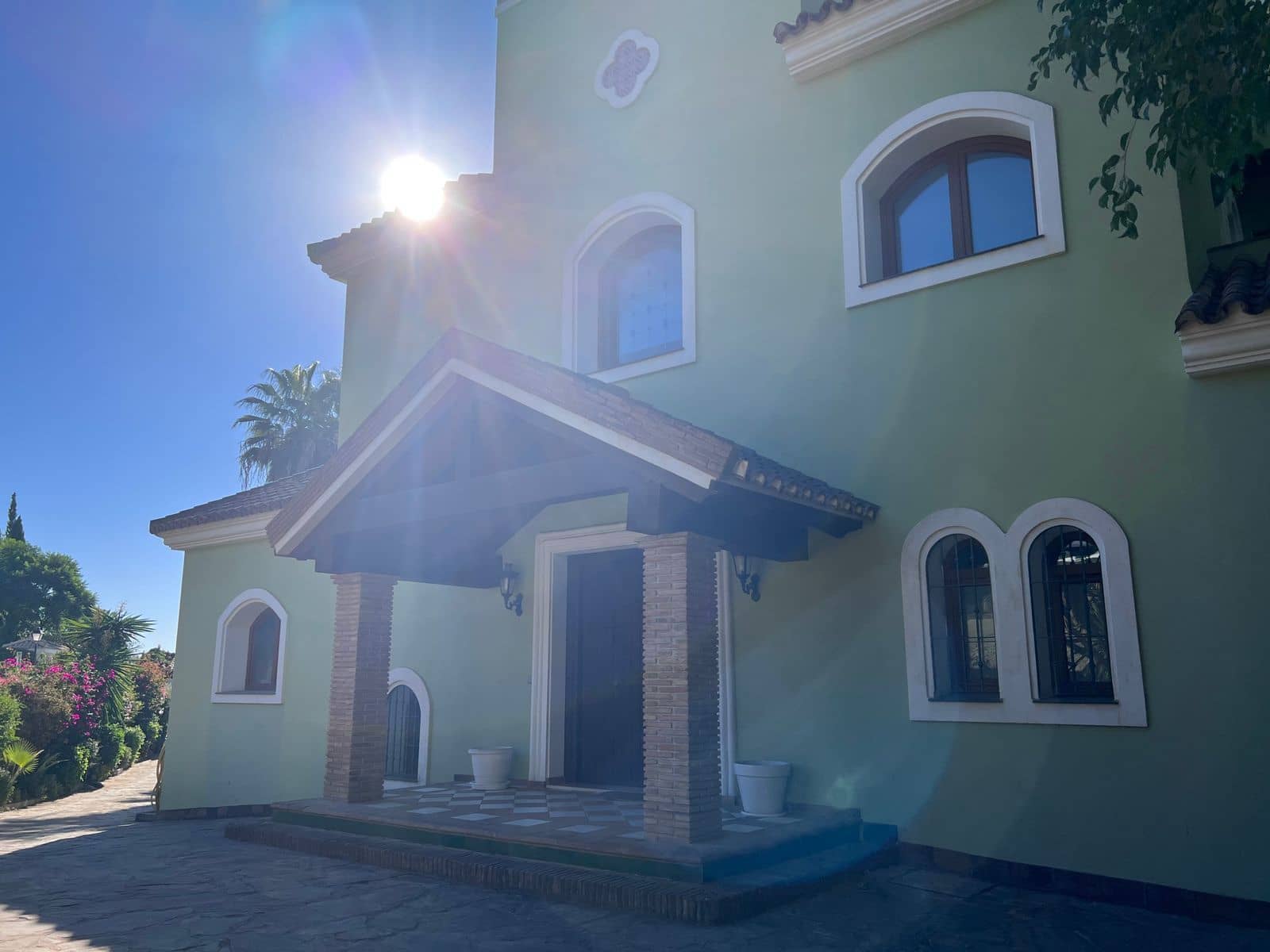 5 soveværelse Villa til salg i El Paraiso med swimmingpool garage - € 1.699.000 (Ref: 7694445)