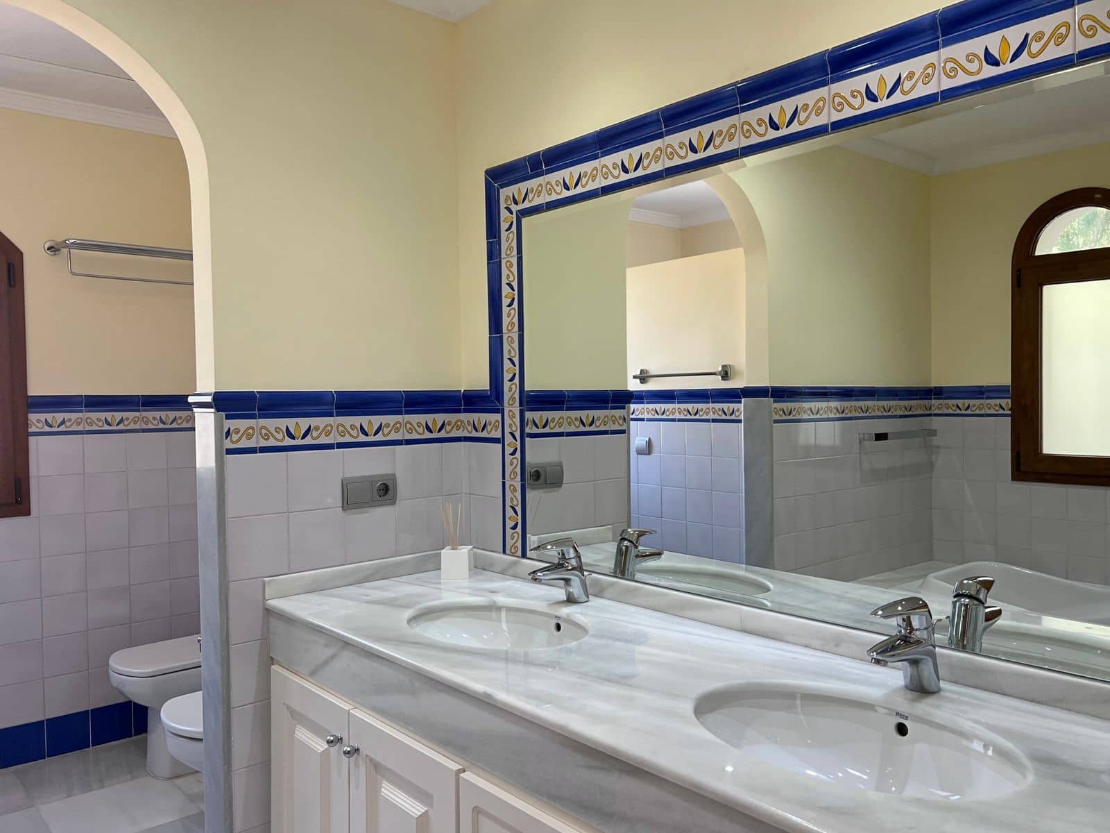 5 soveværelse Villa til salg i El Paraiso med swimmingpool garage - € 1.699.000 (Ref: 7694445)