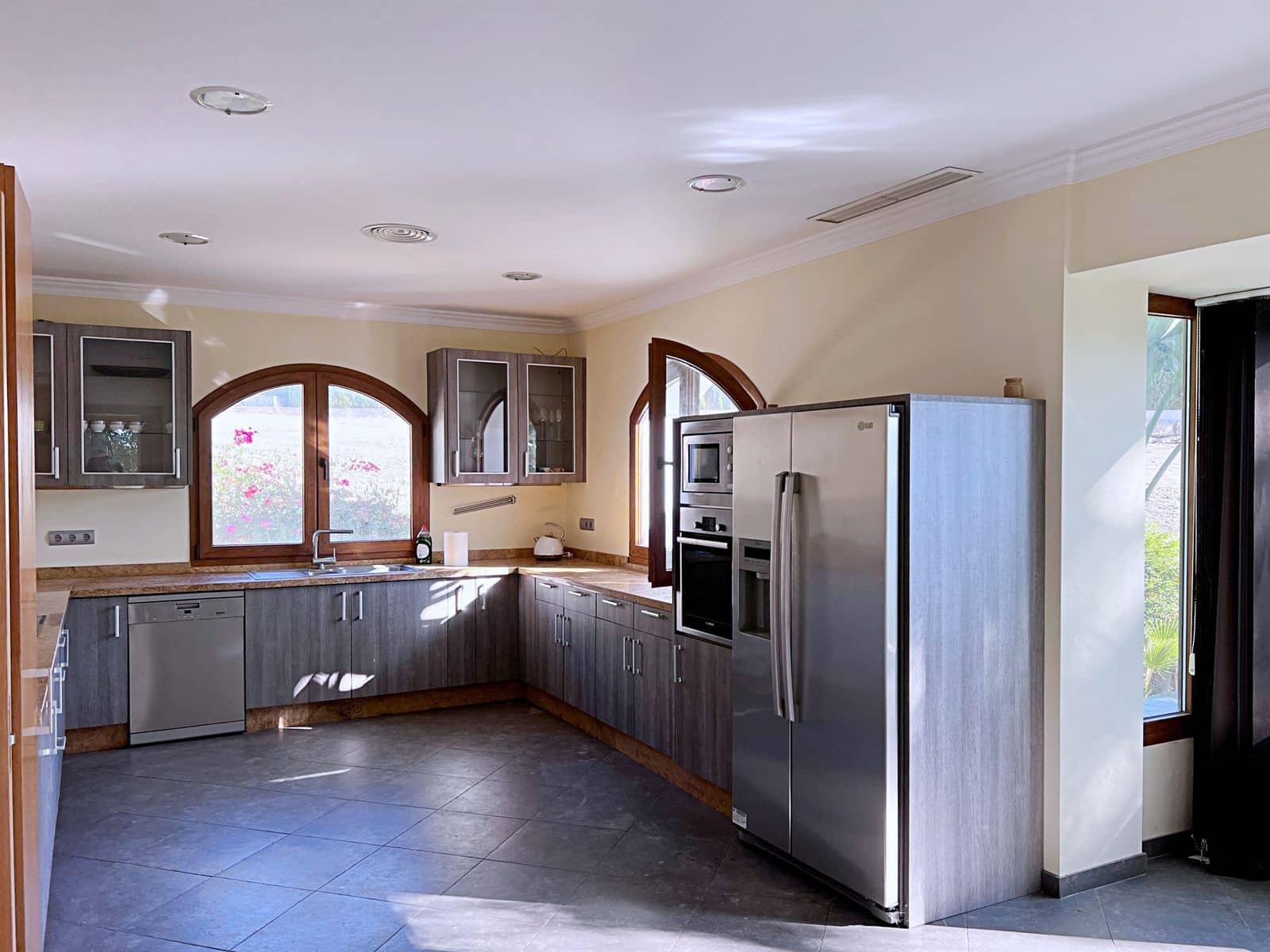 5 soveværelse Villa til salg i El Paraiso med swimmingpool garage - € 1.699.000 (Ref: 7694445)