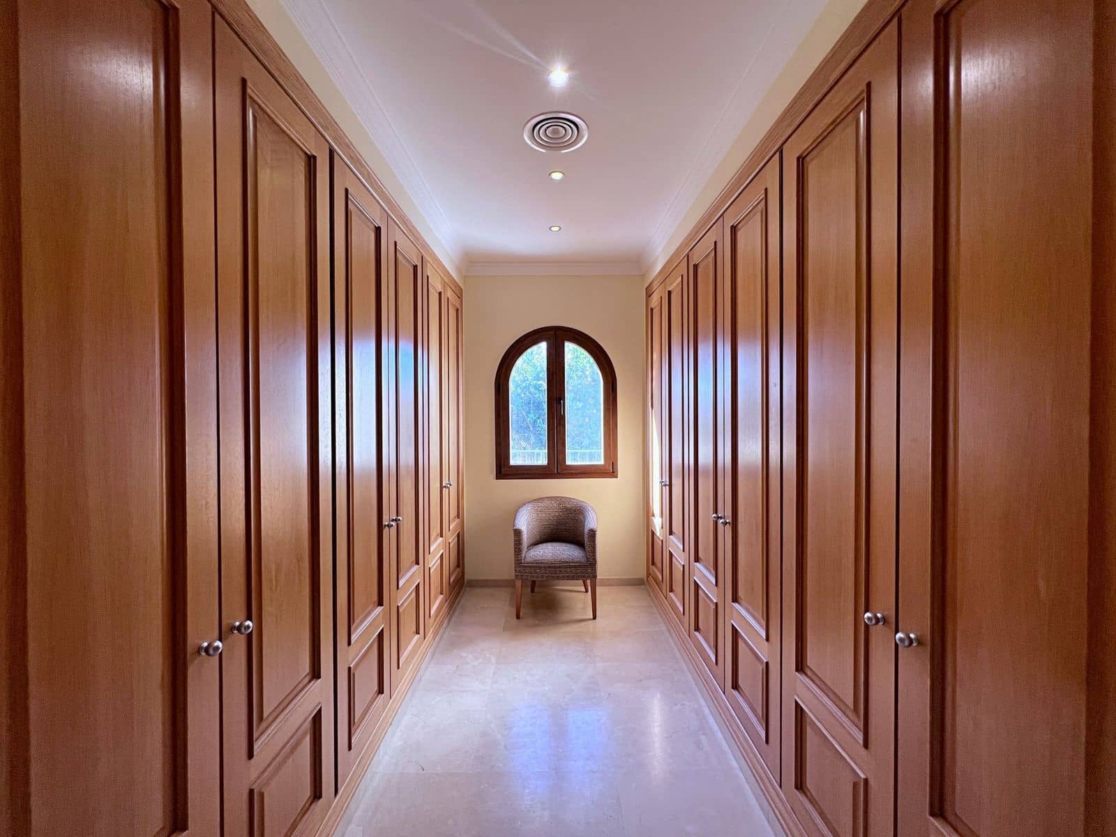 5 soveværelse Villa til salg i El Paraiso med swimmingpool garage - € 1.699.000 (Ref: 7694445)