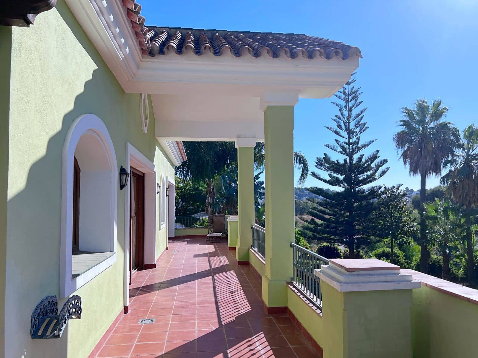 5 soveværelse Villa til salg i El Paraiso med swimmingpool garage - € 1.699.000 (Ref: 7694445)