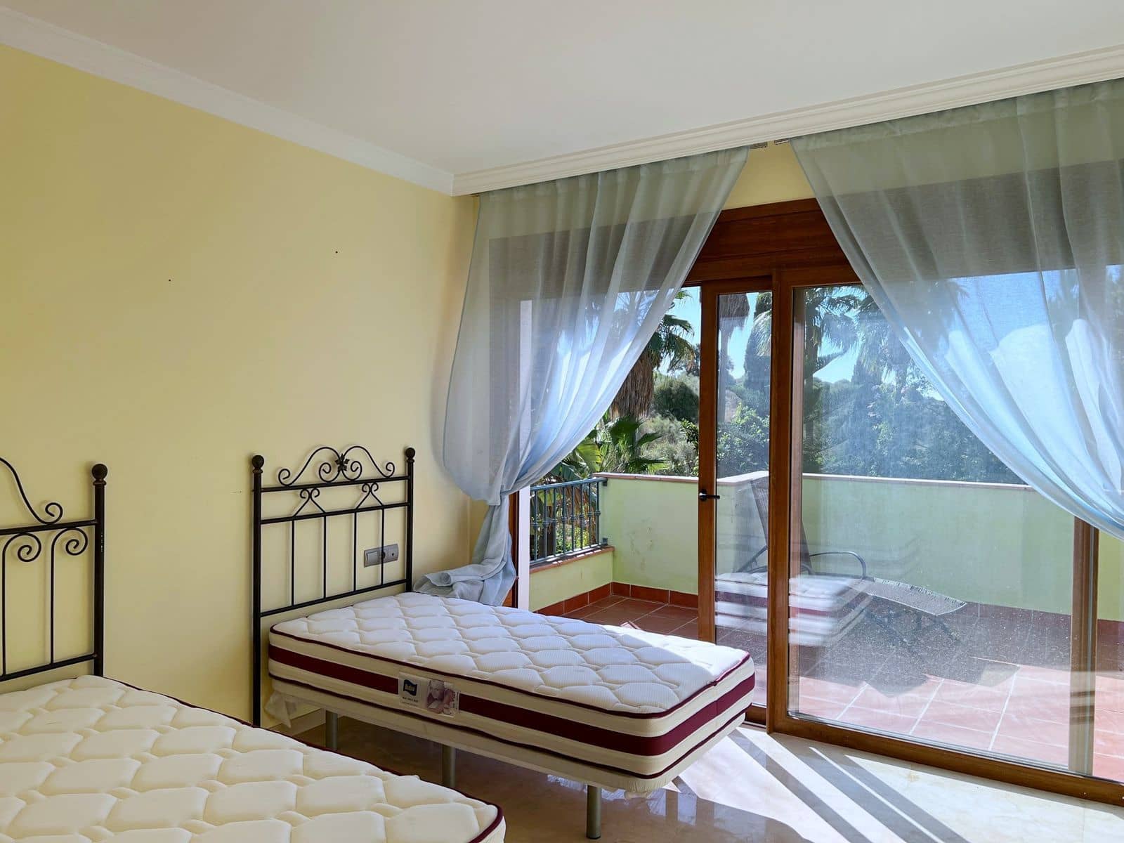 5 soveværelse Villa til salg i El Paraiso med swimmingpool garage - € 1.699.000 (Ref: 7694445)